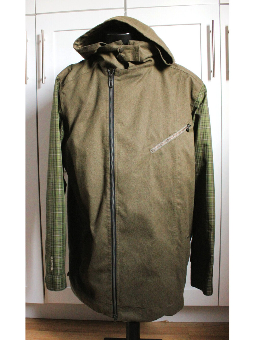 Ride Snowboards CAPP3L Strata HD II Jacket Mens XL Green Plaid Snowboard Coat